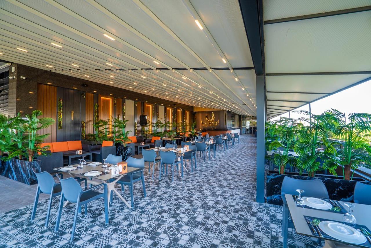 New Karaman Hotel Bagian luar foto